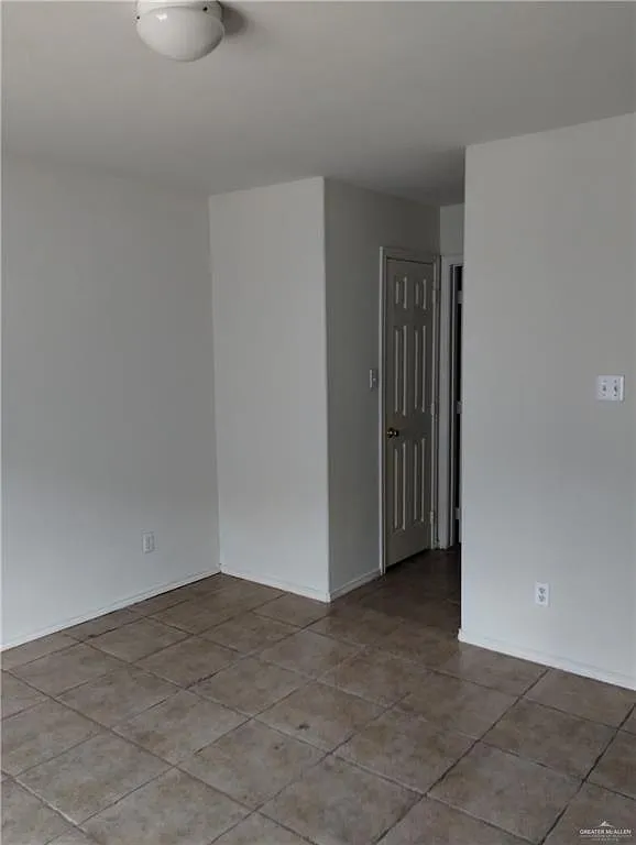 2 bed, 2.0 bath, 11934 sqft, $800 — Photo 4
