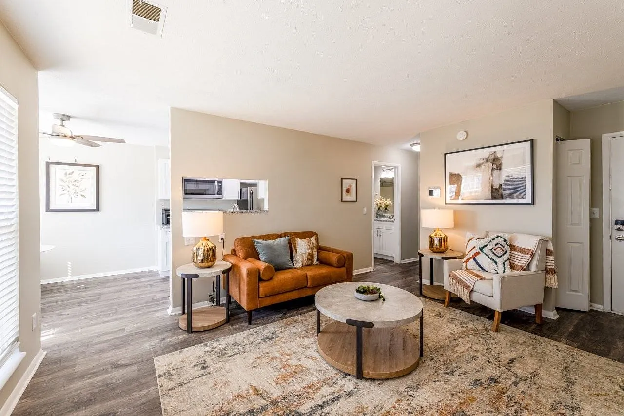 Mad River Apartment Homes — Photo 4