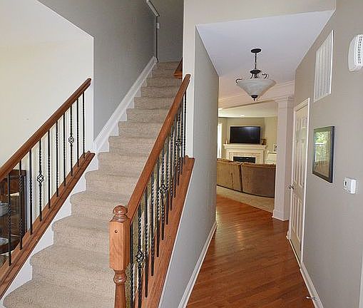 3rd image of 641 Featherstone Dr