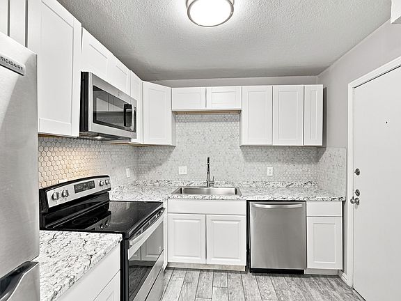 5th image of 612 Arbor Ln #A