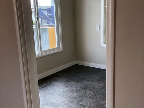 Eat in kitchen sace.