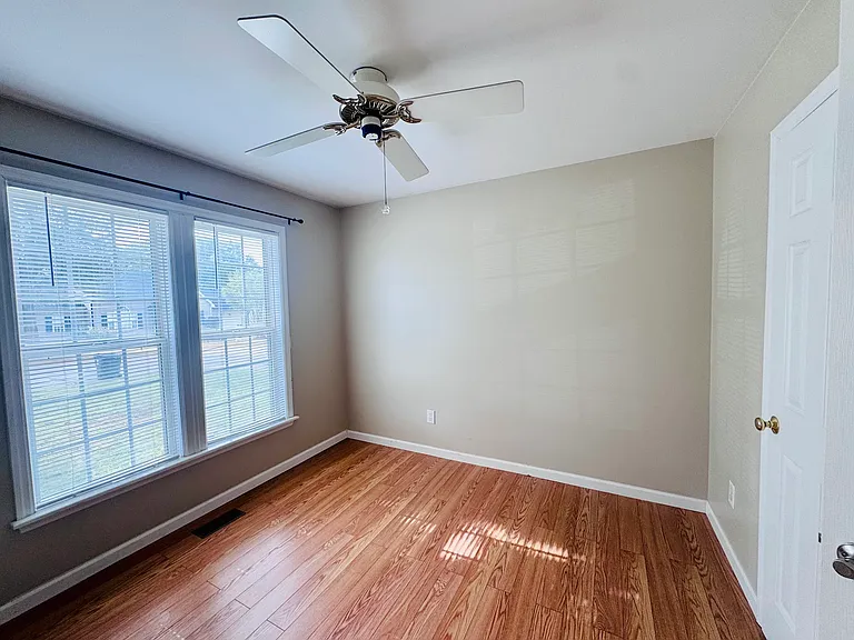 320 Springside Dr — Photo 7