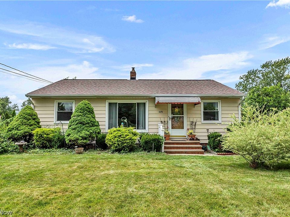 1st image of 6676 Mackenzie Rd