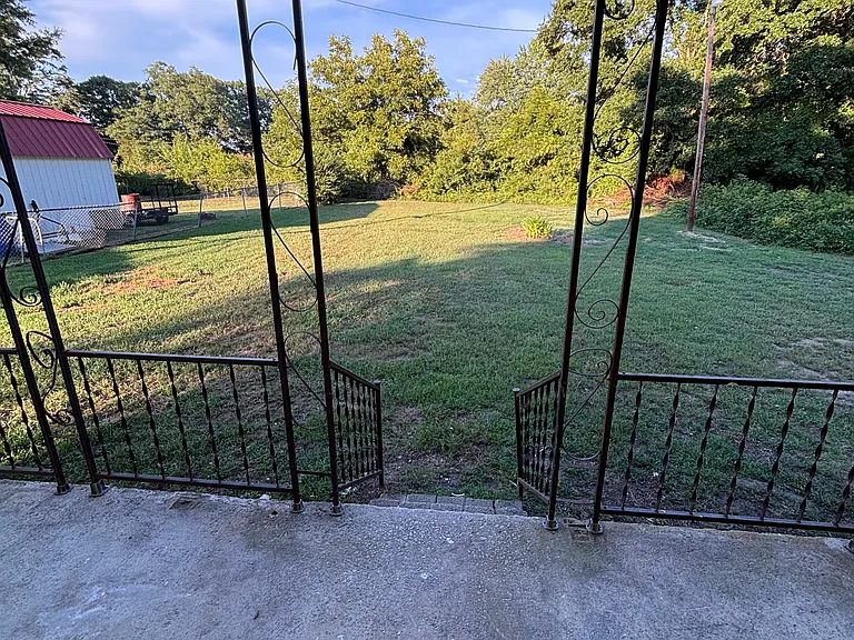 S Old Laurens Rd — Photo 5