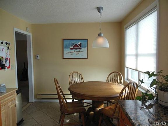 5th image of 661 Sierra Vista Ln
