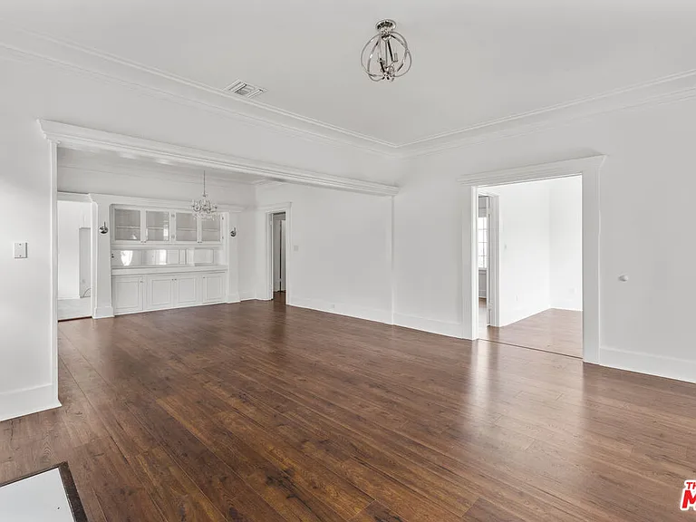 135 S Dillon St — Photo 3