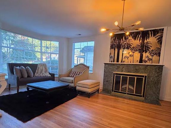 2nd image of 203 W Rockspring St