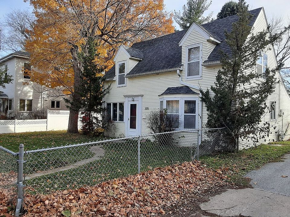 1st image of 305 3rd St