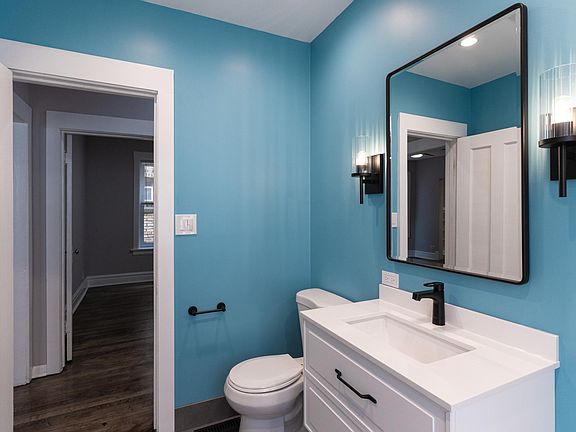 4th image of 3832 N Monticello Ave #1