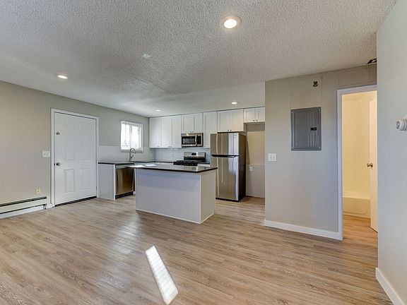 3rd image of 2955 Vallejo St #33