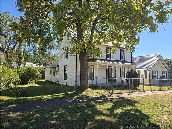 4th image of 208 N Main St