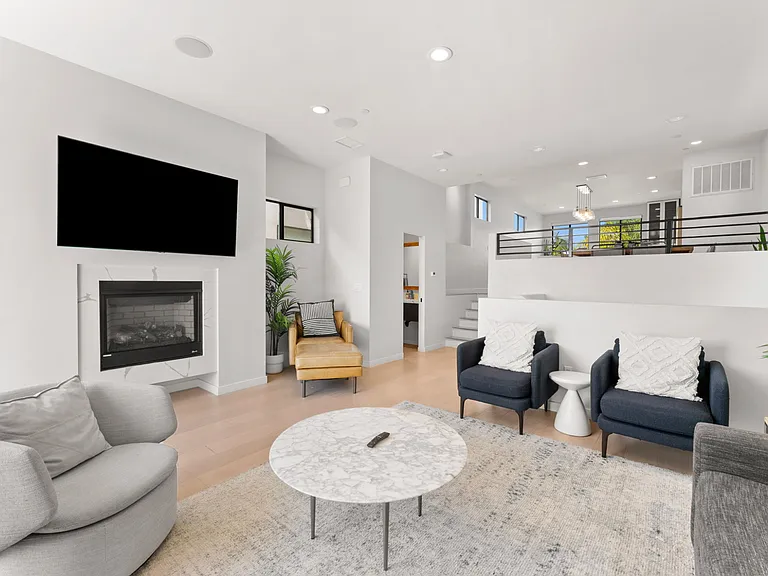 3928 Haines St — Photo 3