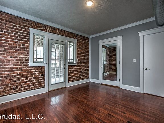 3rd image of 2642 Harney St APT 09