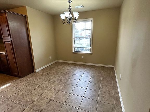 2nd image of 1522 E 11th Cv