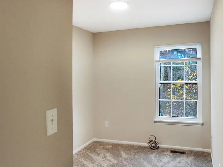 104 Jennifer Dr — Photo 17
