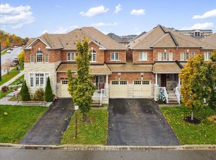 3229 Stoney Cres N, Mississauga, ON L5M0V4