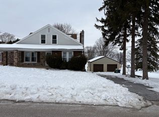 9446 E Springfield Rd, Seven Valleys, PA 17360