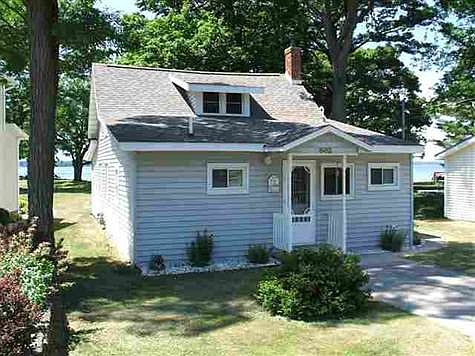 2nd image of 582 Cherry Grove Dr