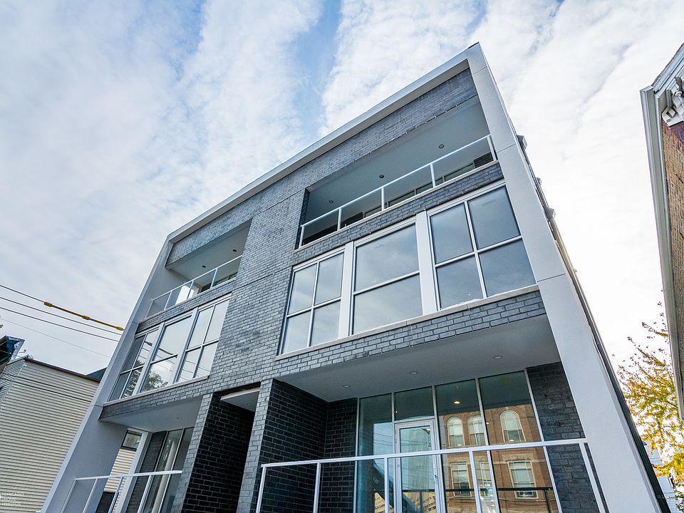 2nd image of 1613 W Beach Ave #1W