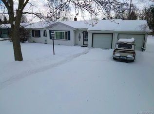 2329 Riverside Dr, Port Huron, MI 48060