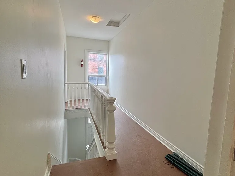 93 Barton St E #3 — Photo 12