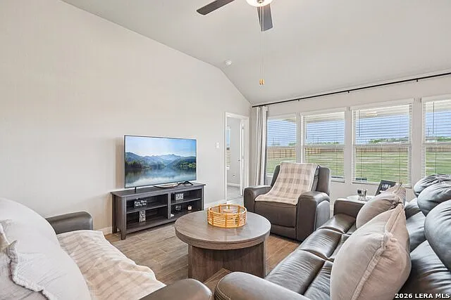 104 Pendleton Cv — Photo 10