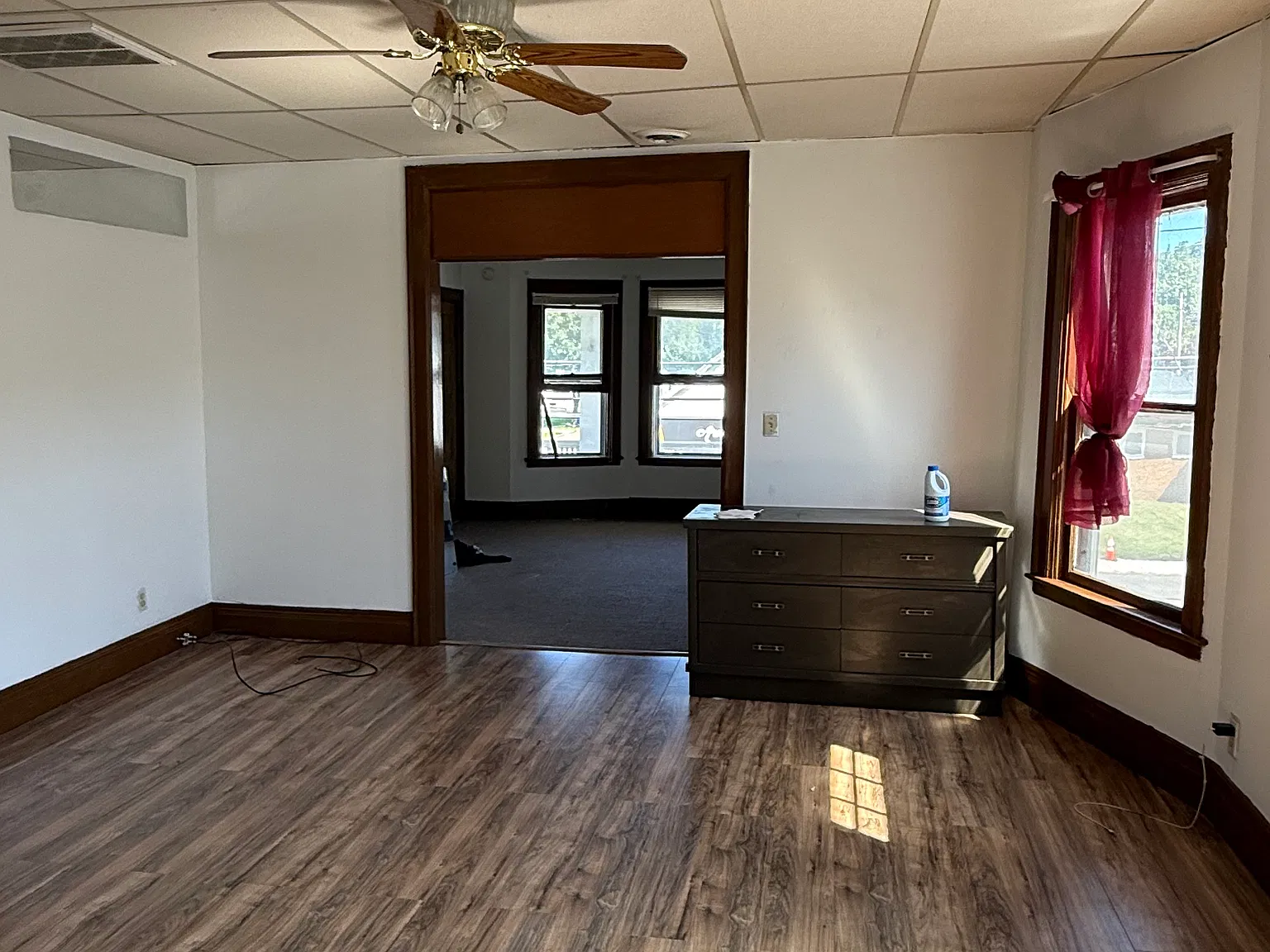 3 bed, $1,400 — Photo 4