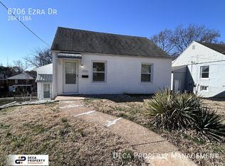 8706 Ezra Dr, Saint Louis, MO 63114