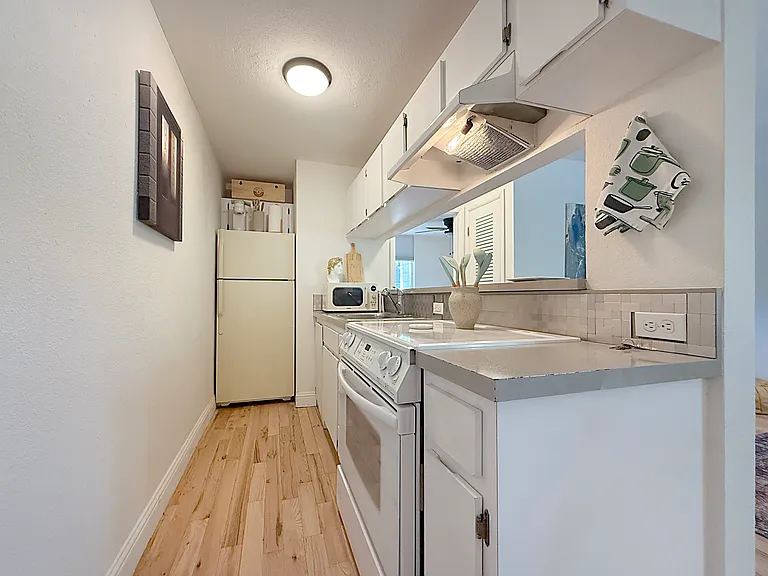 1301 S Howard Ave #B8 — Photo 7