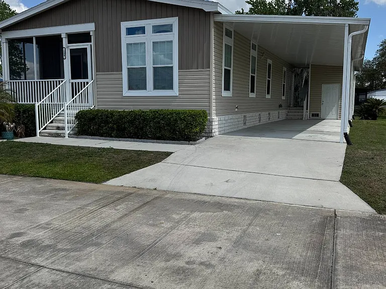 134 Clover Ct — Photo 1