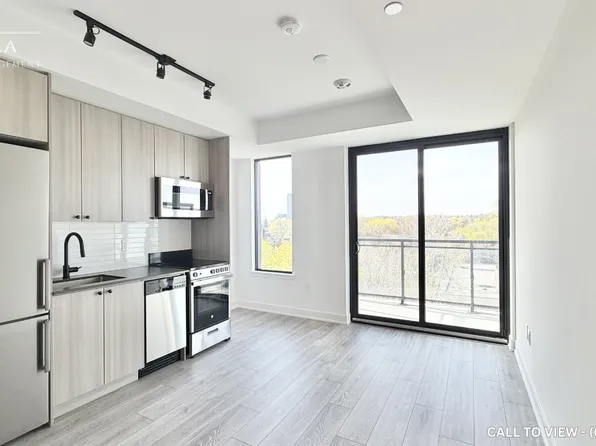 990 Bloor St W #511, Toronto, ON M6H 1L8