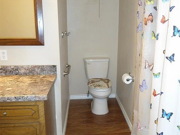 4th image of 185 Wedgewood Dr
