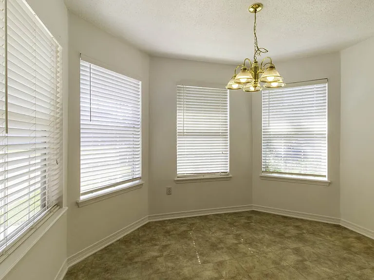 11107 Dede Dr — Photo 16