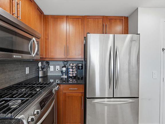 5th image of 800 Jackson St #1006