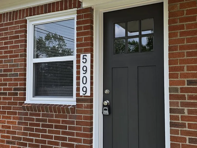 5909 N Wayne Rd — Photo 3