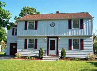 65 Baycrest Dr, Rochester, NY 14622