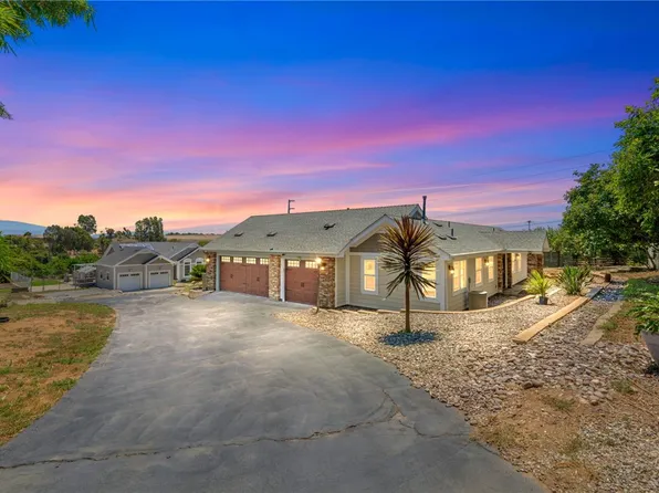 394 Hill Ct, Fallbrook, CA 92028