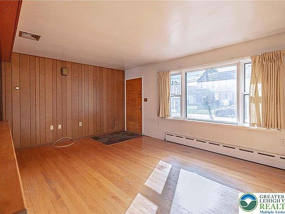 4th image of 1931 Brown St