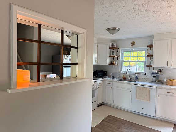 2nd image of 3016 N Dale Ln