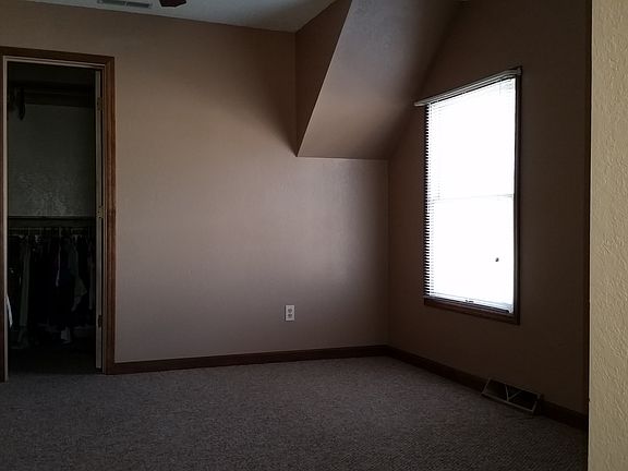4th image of 5015 Westport Dr