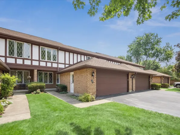 567 Cress Creek Ln, Crystal Lake, IL 60014