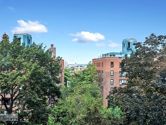 3rd image of 57 Park Ter E APT B68