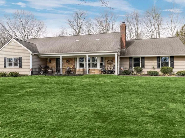 20 Hopewell Drive, Stony Brook, NY 11790