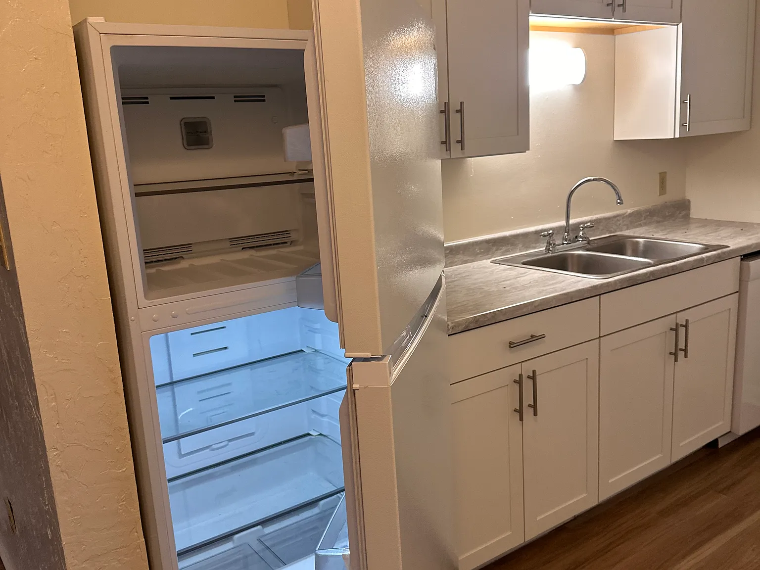 2 bed, 925 sqft, $1,350 — Photo 2