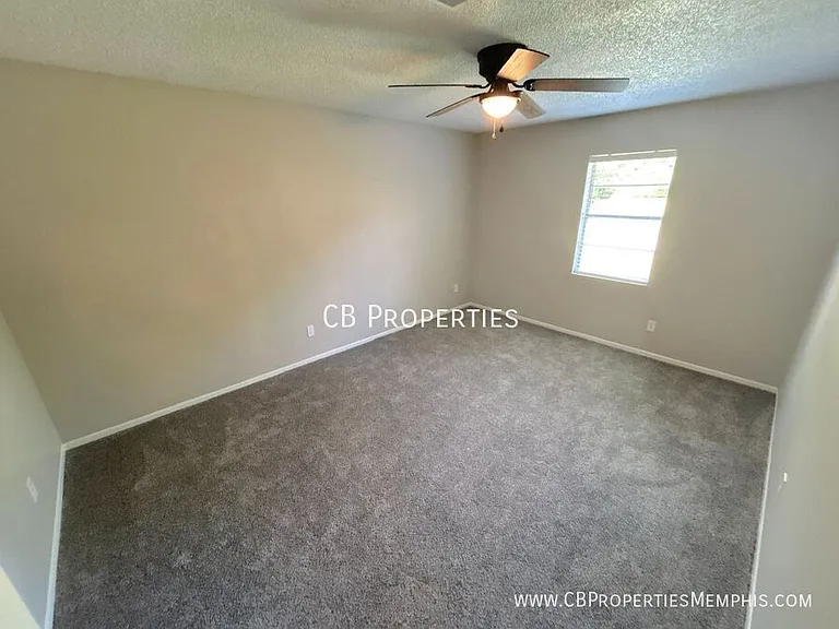 2219 Goldbrier Ln — Photo 4