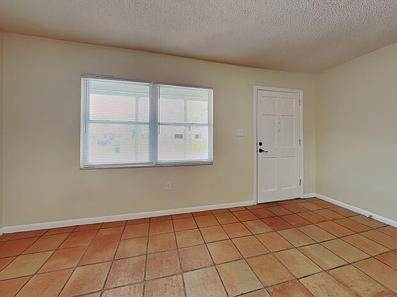 3rd image of 1175 Luke Ave