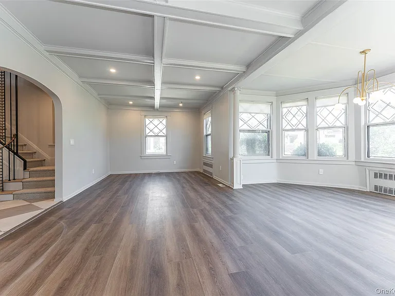 486 Oxford Rd — Photo 10