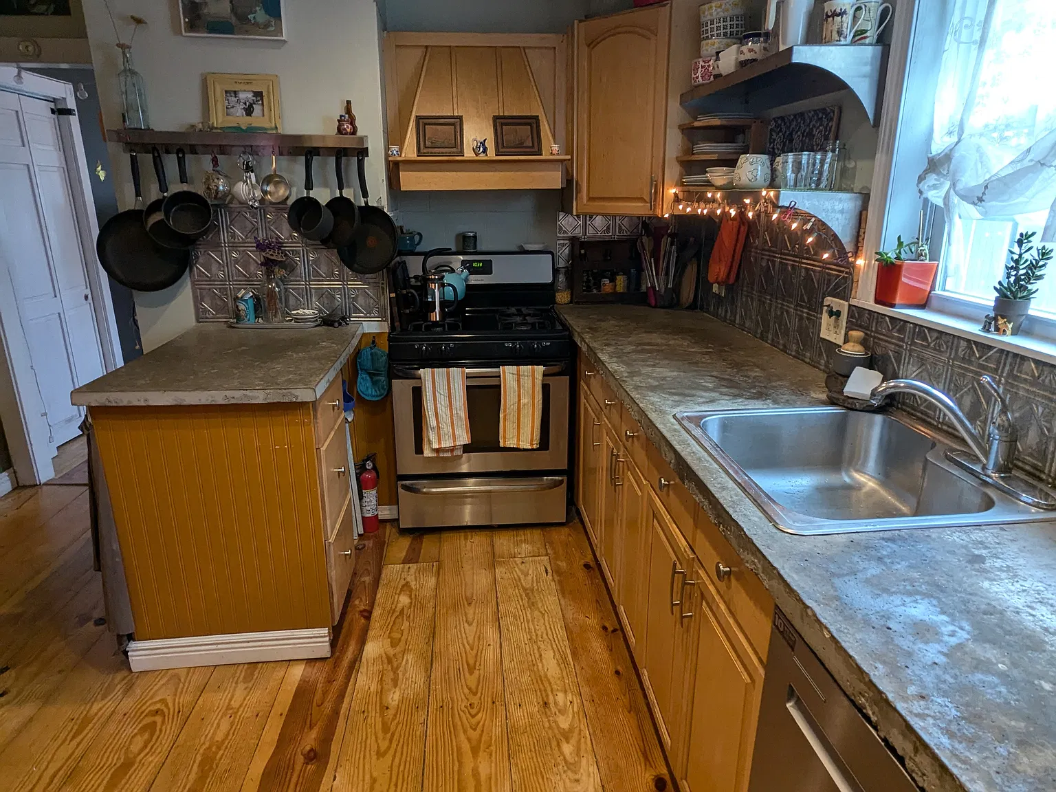 18 Burnside St — Photo 4