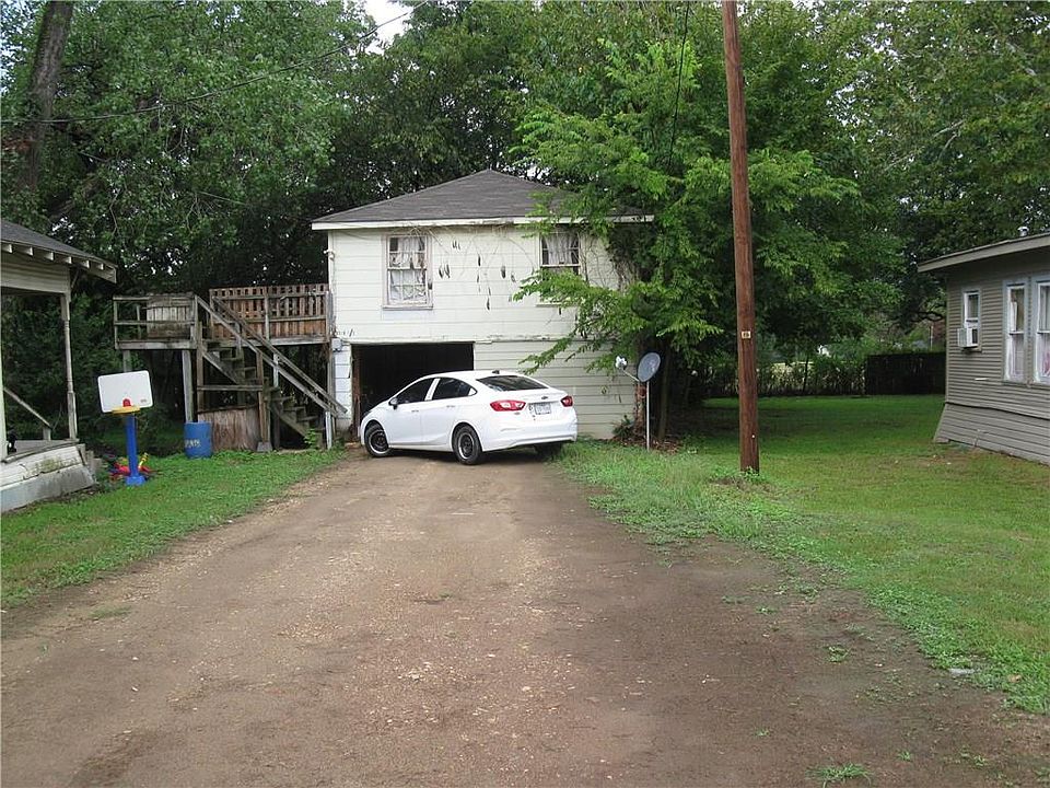 2nd image of 2518 N Beaton St