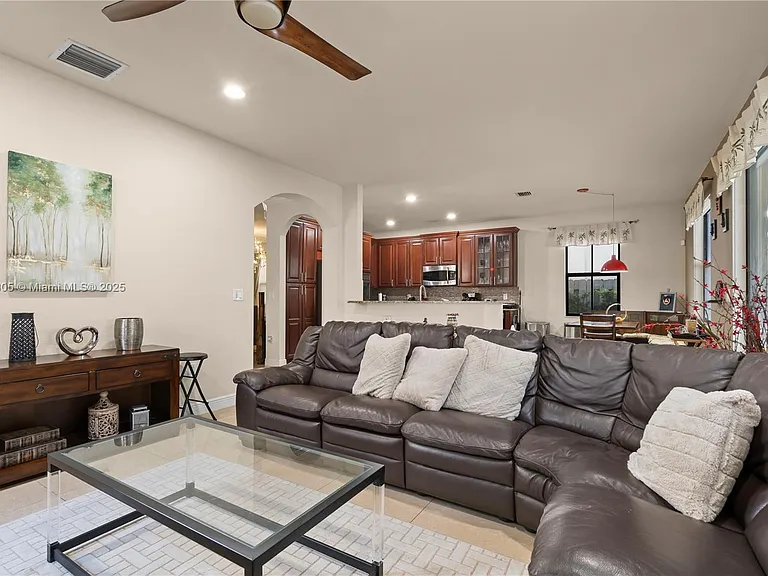 8825 NW 100th Pl — Photo 15